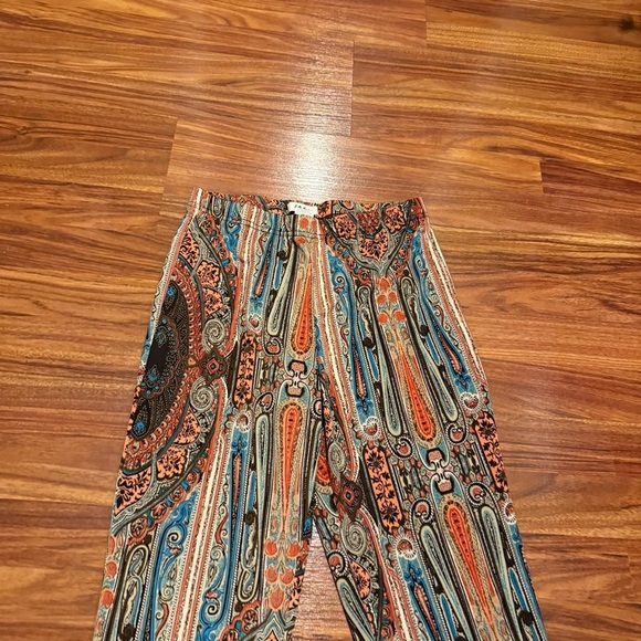 Soffe Couture by Trendations Paisley Boho Flare Pants Size M Retro 70s Vibe - Picture 4 of 7